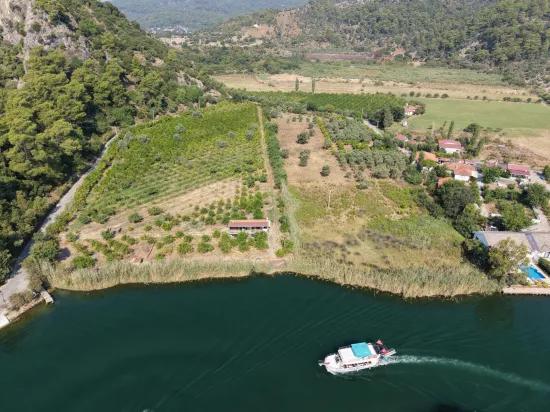 Im Köyceğiz Çandır Mahallesinde Kanala Sıfır 20.000m2 Satılık Feld