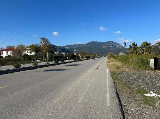 5.111 M² Großes Gewerbe- Und Wohngrundstück Zum Verkauf, Direkt An Der Hauptstraße In Dalyan Gelegen