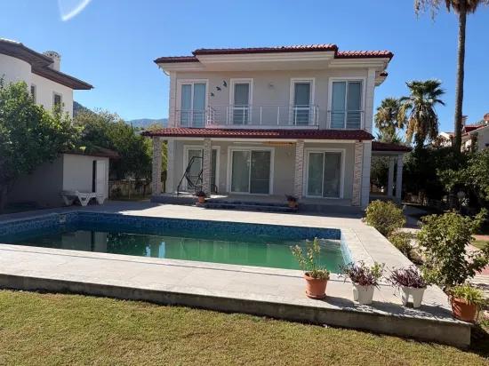520m2 plot In Dalyan Gülpınar with a 4+1 villa for sale