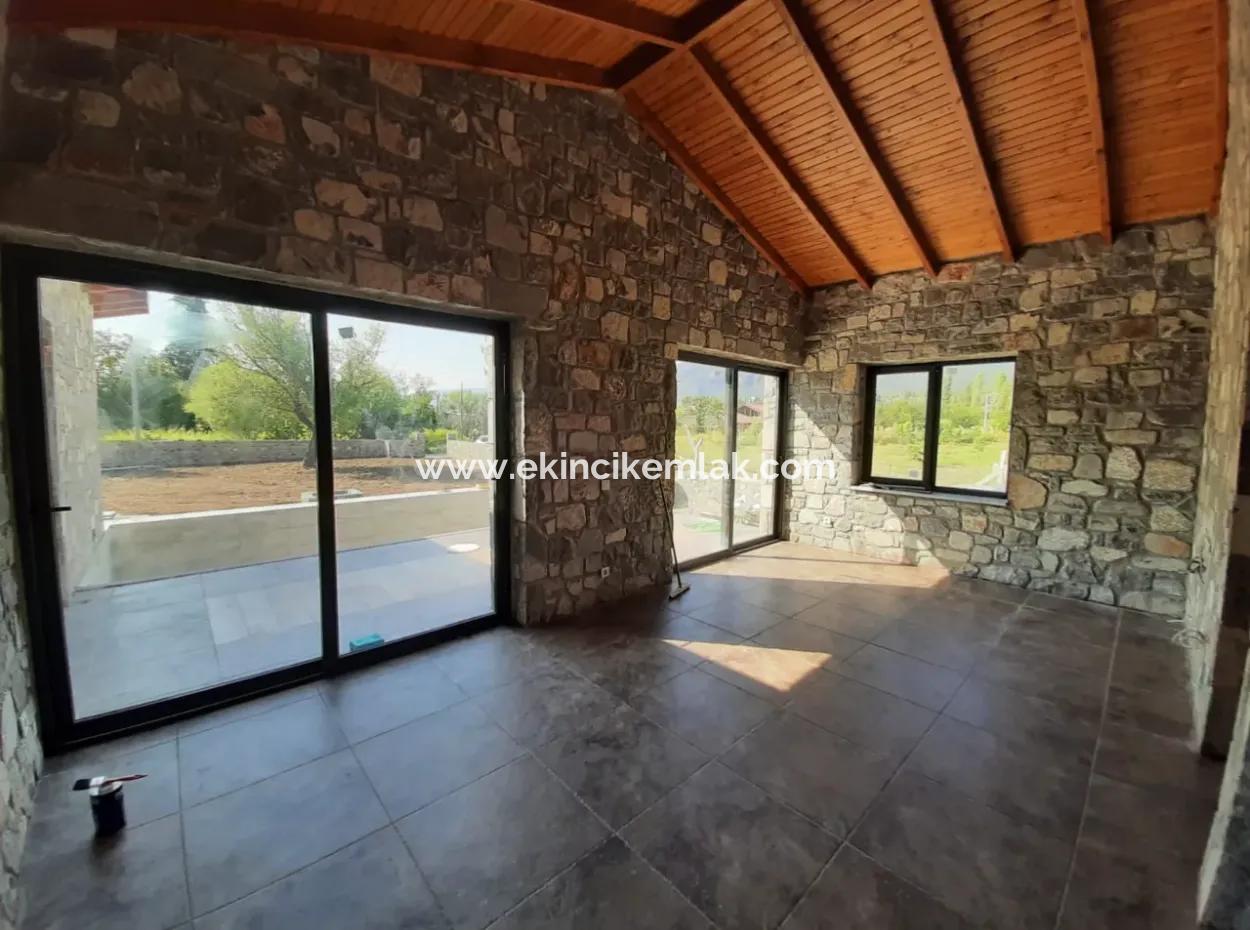 3 1 Stone Houses For Sale In 930M2 Plot In Zeytinalan