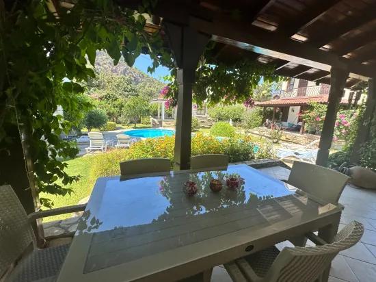 Далиан Гюльпынарда Сайт Ичерисинде 2+1 Сатılıк Вилла