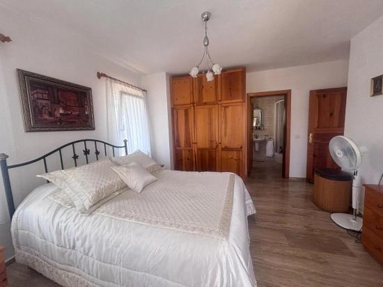 Продается Вилла Площадью 848 М² С 3 Спальнями И 1 Ванной Комнатой В Дальяне, С Видом На Гробницы Королей.