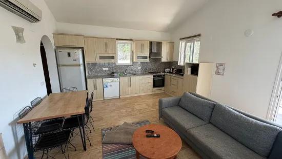Dalyan Gökbel'de göl ve deniz manzaralı 4+1 satılık villa