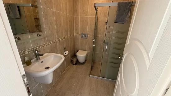 Dalyan Gökbel'de göl ve deniz manzaralı 4+1 satılık villa
