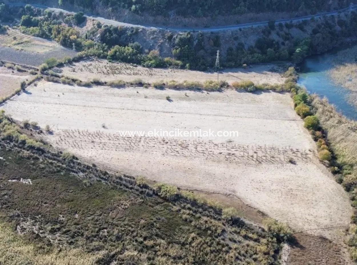 Çandır'da Göle Sıfır 3210M2 Satılık 2B Arazisi