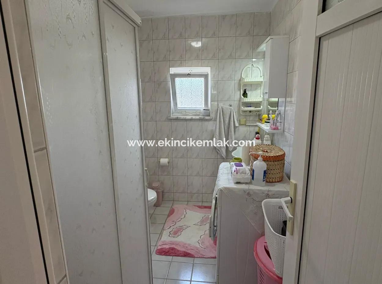 Okçular'da 514M2 Arsa İçerisinde 2 Katlı Satılık Ev