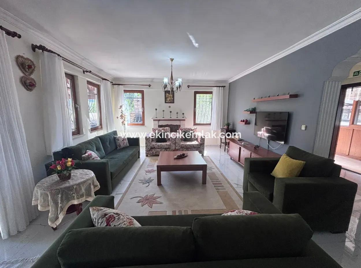 Dalyan Merkezde 301M2 Arsa İçerisinde 5+1 Satılık Villa