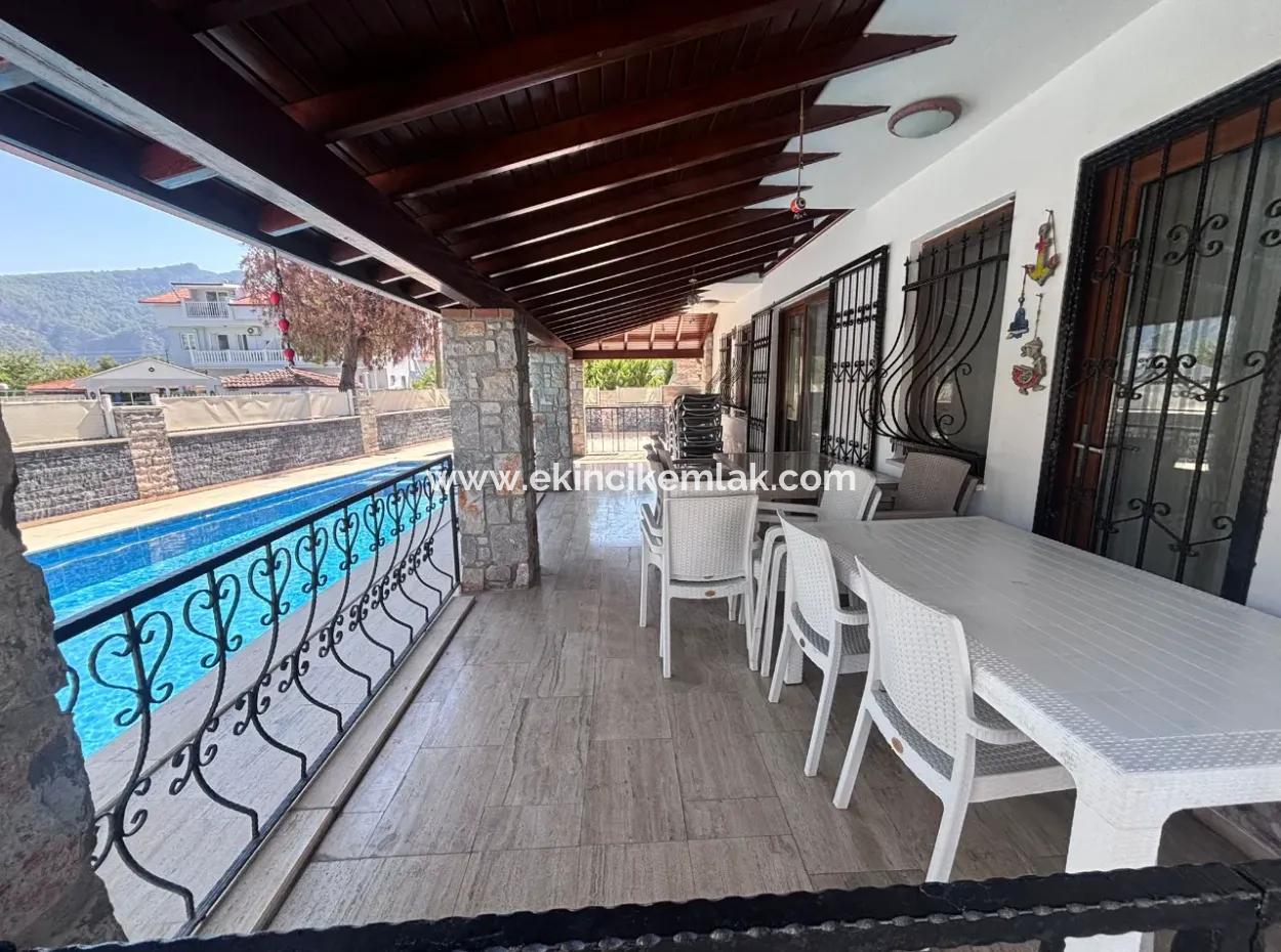 Dalyan Merkezde 301M2 Arsa İçerisinde 5+1 Satılık Villa