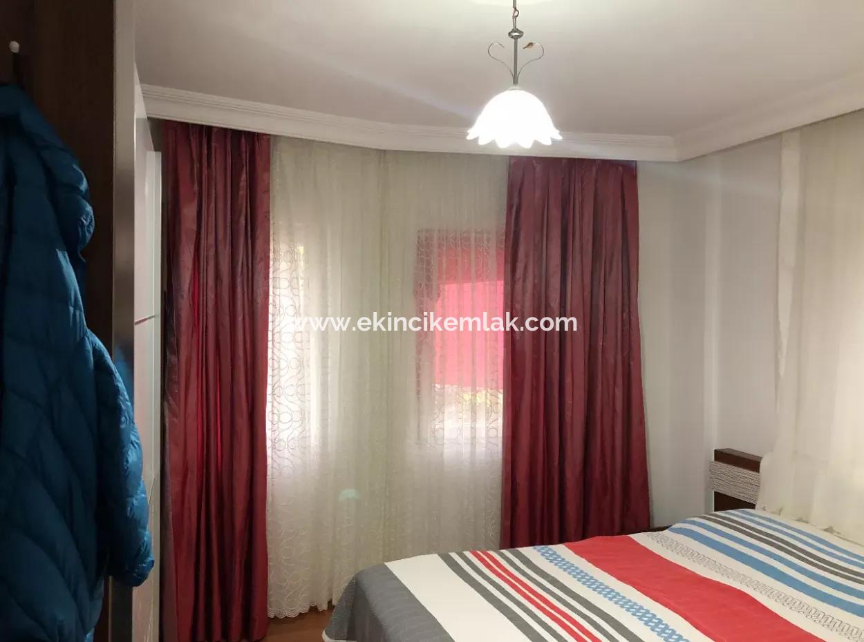 Okçular'da 1222M2 Arsa İçerisinde Satılık Tek Katlı Müstakil Ev