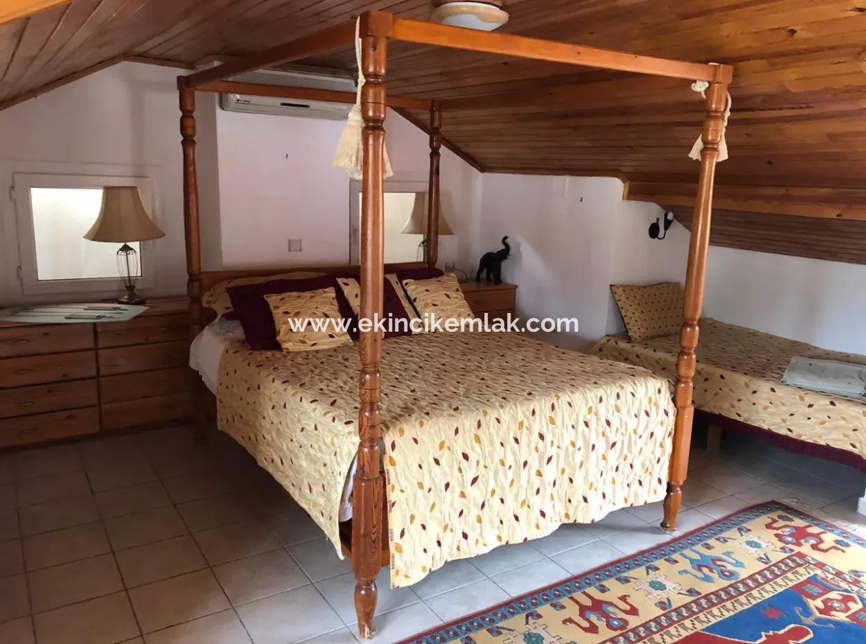 Dalyan Gülpınar'da 1100 M2 Arsa İçerisinde 6+1 Satılık Villa