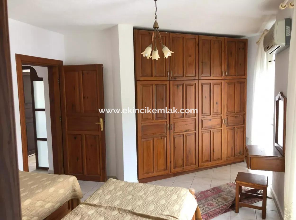 Dalyan Gülpınar'da 1100 M2 Arsa İçerisinde 6+1 Satılık Villa