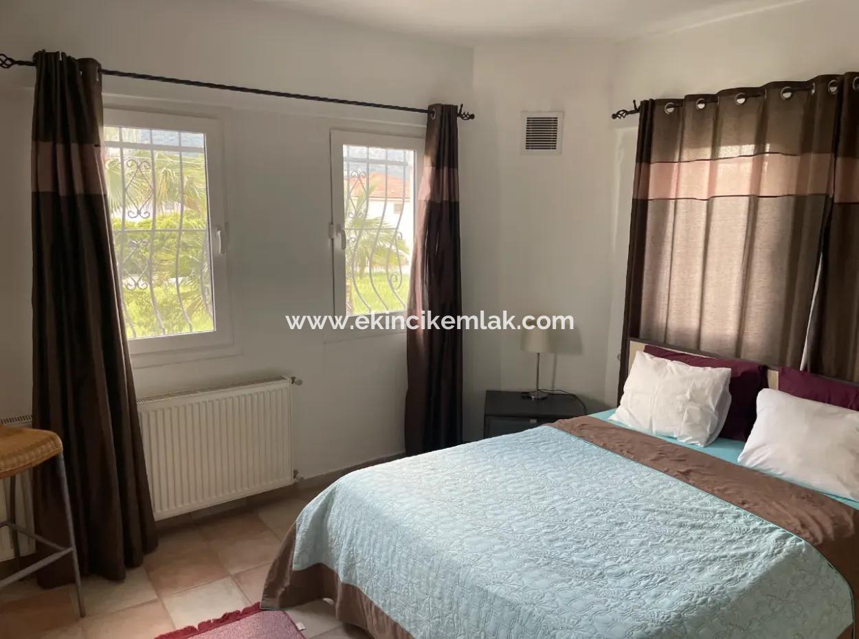 Okçular'da 1007M2 Arsa İçinde Satılık Villa