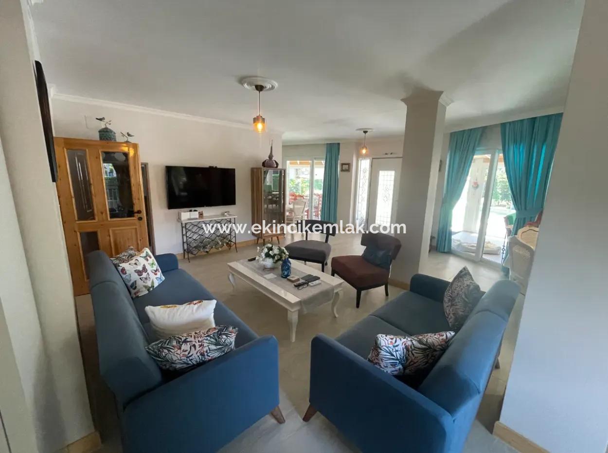 Dalyan Gülpınar'da 720M2 Arsa İçinde 4+1 Satılık Villa